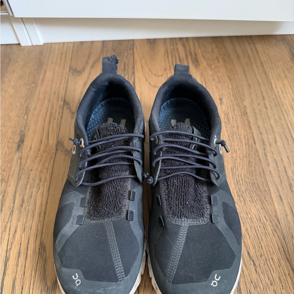 On Running Women’s Black Athletic Shoes